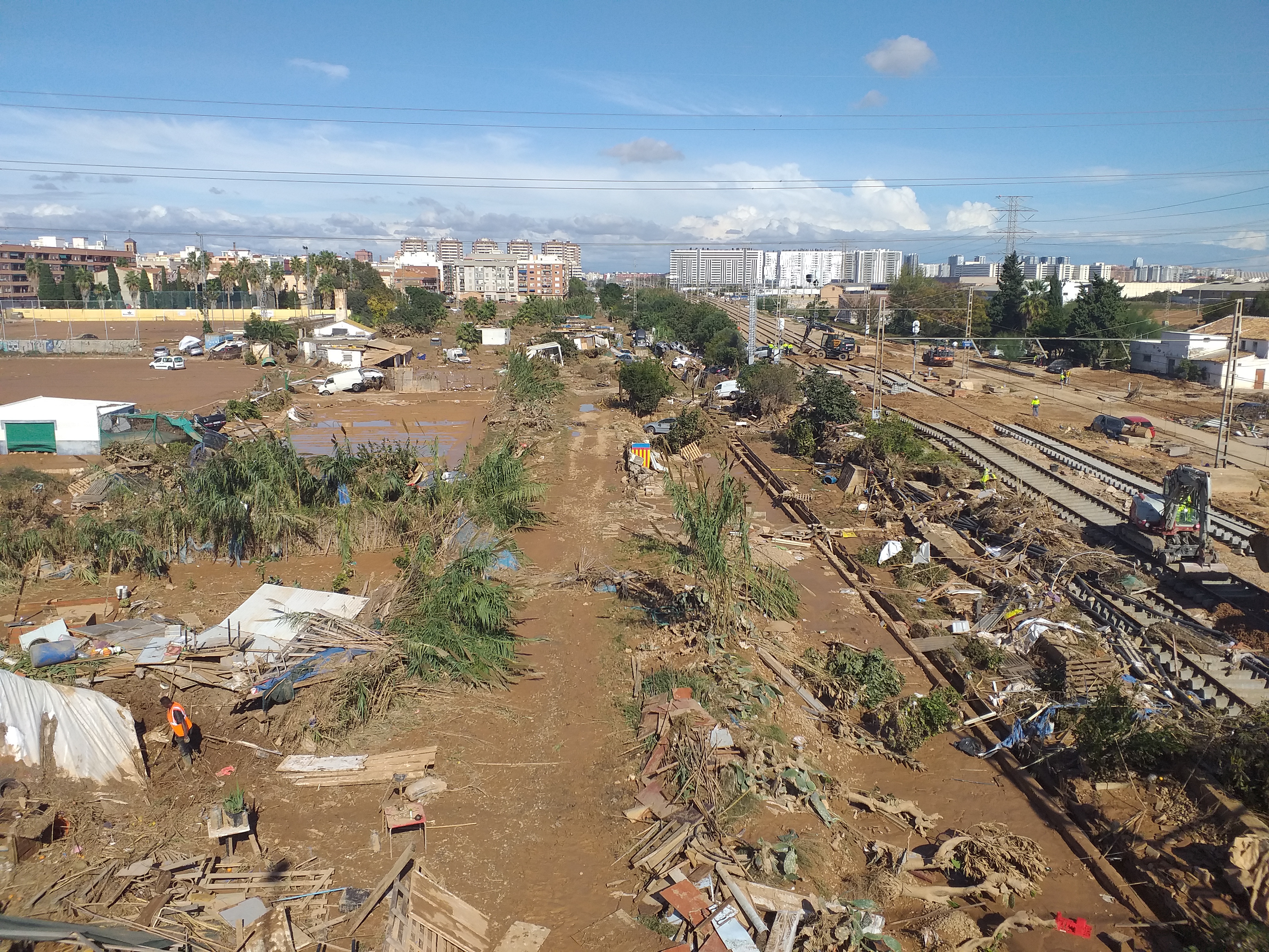Volunteers cleaning up in Sedaví following the devastating DANA floods in Valencia, Spain. Photo: Pacopac 2 November 2024. Licensed under CC Attribution-Share Alike 4.0 International license.